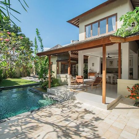 Villa Shanti, Sitara Villa Group เซมินยัค ภายนอก รูปภาพ