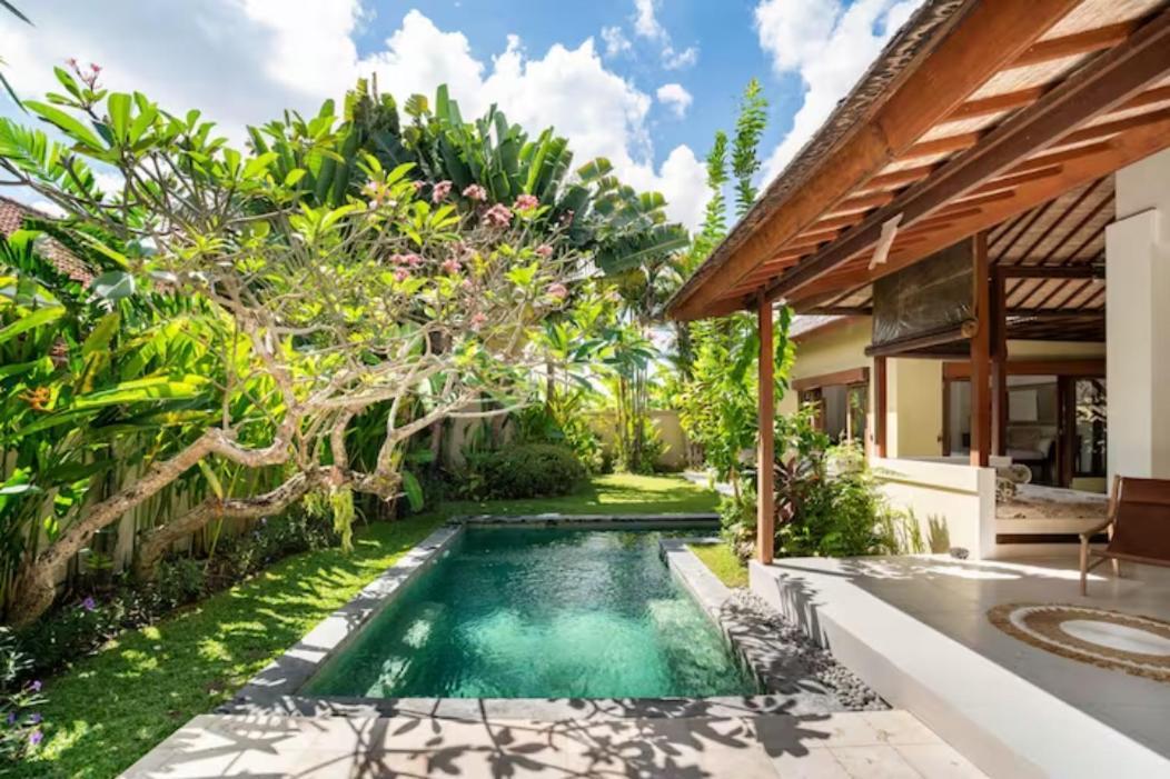 Villa Shanti, Sitara Villa Group เซมินยัค ภายนอก รูปภาพ