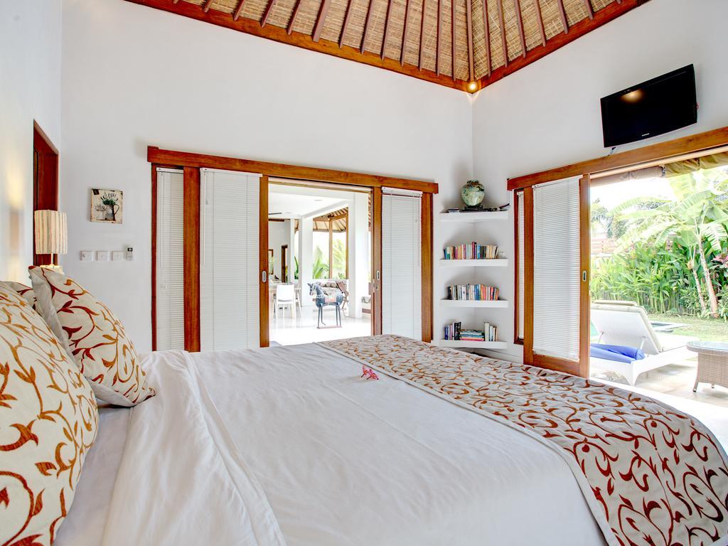 Villa Shanti, Sitara Villa Group เซมินยัค ภายนอก รูปภาพ